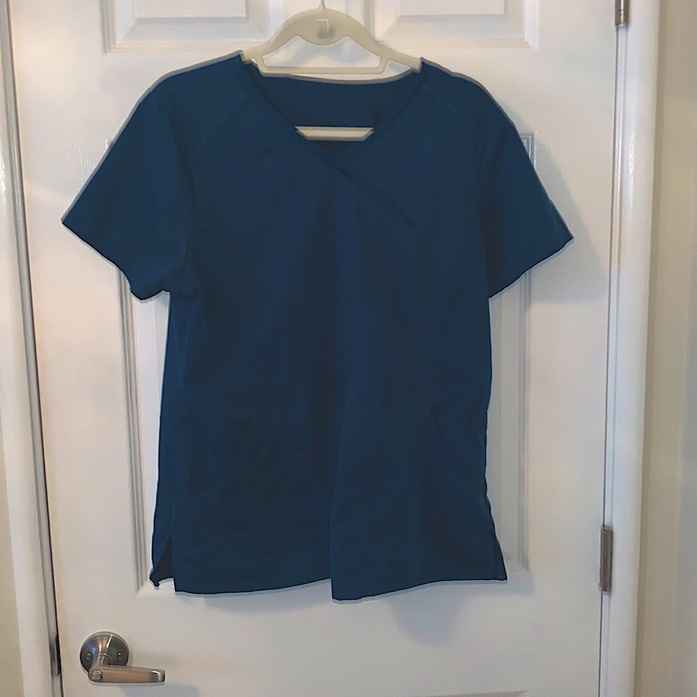 Scrub set